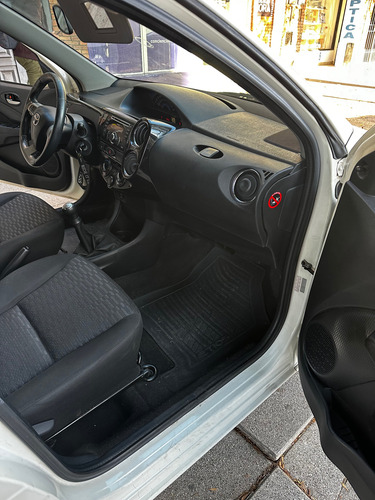 Toyota Etios 1.5 Sedan Xls
