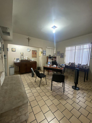Venta De Edificio Comercial De Una Planta En Colonia Maria Luisa A Una Cuadra Del Conchita