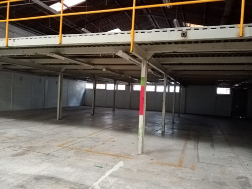 Bodega En Renta De 1200m2 En Total, Mezanine, Patio, Entrada Trailer
