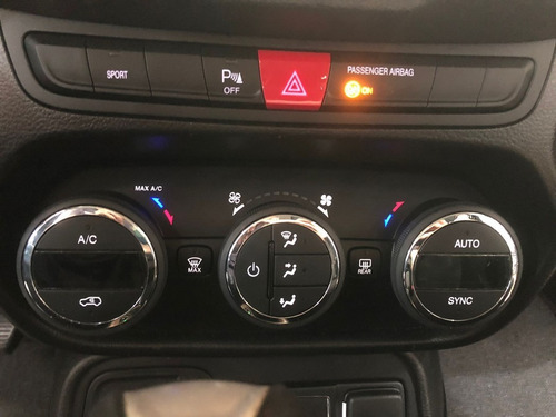 Imagem 18 de 20 de Jeep Renegade 1.8 Longitude 2017 ''nova Demais''