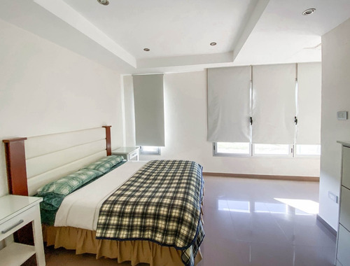 Imagen 6 de 14 de Imponente Propiedad En Venta, En Saint Thomas Este, Canning.