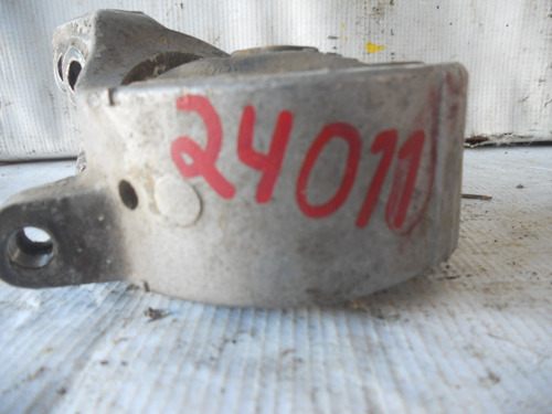 Base De Goma Para Motor Nissan Tsuru 1996-2001 24011 (Usado)