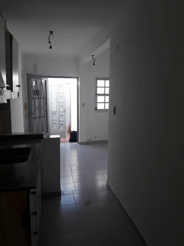 Imagen 3 de 9 de Departamento De 3 Ambientes. La Tablada