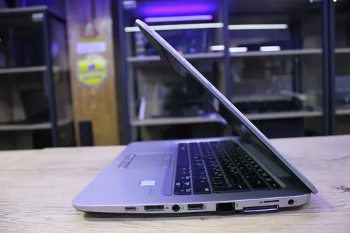 Laptop Hp I7 Ddr4 8gb Ssd 240gb Fhd Windows 11 (Reacondicionado)