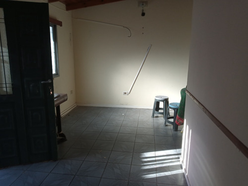 Imagen 22 de 26 de Casa De 3 Ambientes Con Garage Cubierto + Depto Al Fondo