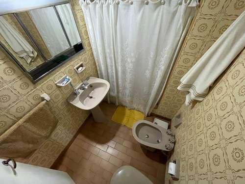 Imagen 10 de 13 de Venta Casa Sobre 260 M2 - Moreno Sur