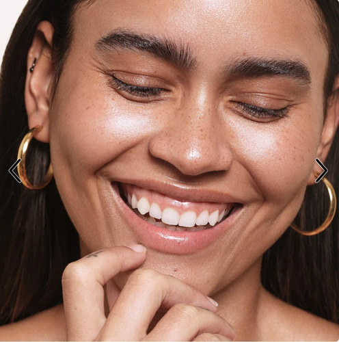 Saie Glowy Super Gel Lightweight Dewy Highlighter