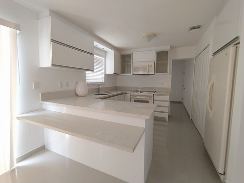 Imagen 6 de 15 de Moderno Town House Ubicado En La Terranova Porlamar Villas