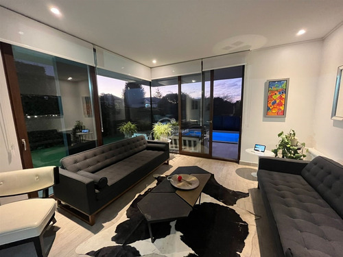 Casa En Venta En Exclusivo Condominio De Concón