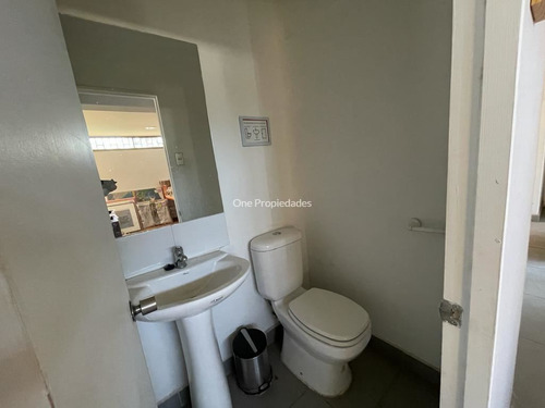 Casa En Venta De 4 Dorm. En Las Condes