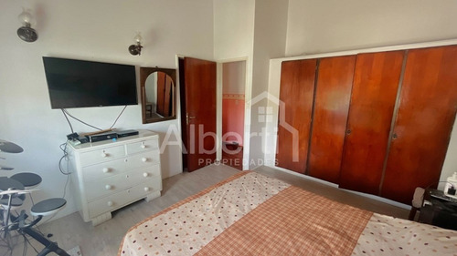Venta Casa 4 Ambientes En El Palomar.