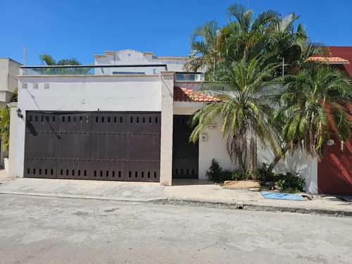 Casa En Venta  Con Piscina, En Mérida Yucatán  En Paraíso Maya