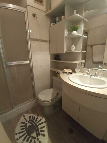Imagen 18 de 26 de Se Vende Lindo Apartamento Actualizado 124 M² 3hab+serv/3b/2p El Cigarral
