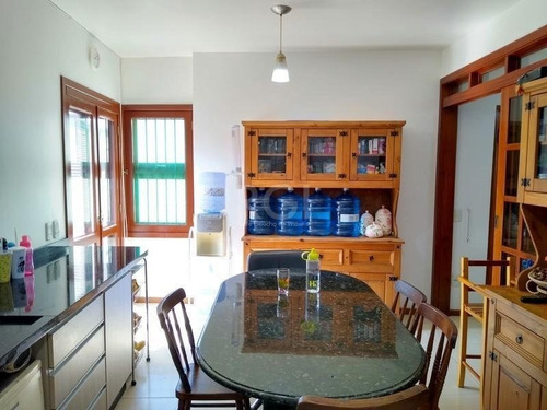 Casa Em Cantegril Com 5 Dormitórios - Ot7647
