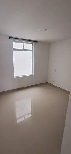 Amplio Apto De 78 Mts A Dos Cuadras Del Parque, A Tres Cuadras De La Estación Del Metro De Sabaneta