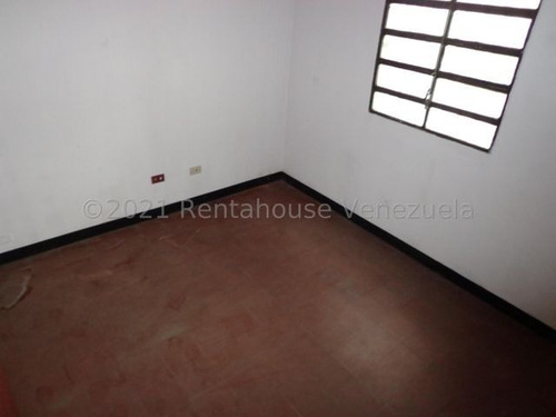 Imagen 8 de 9 de Casa Comercial En Venta En Boleita Sur 21-23588