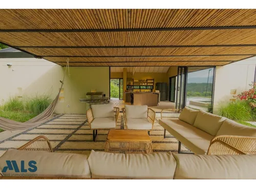 Vida De Lujo O Inversión: Tu Oasis En San Jeróni...(mls#252382)