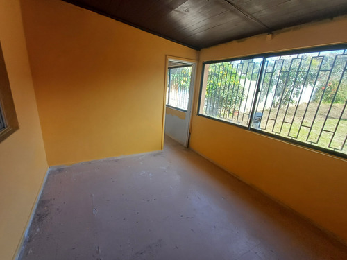 Casa A La Venta 4 Dormitorios Y 2 Baños De Gran Patio