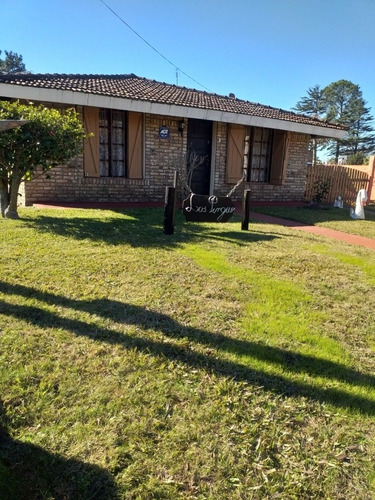 Imagen 2 de 14 de Chalet Con 3 Dormitorios 2 Baños Picina Y Barbacoha