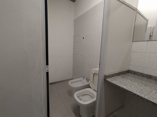 Local Comercial En Venta En Zona Centro - Lima Y Alvear