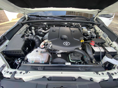 Imagen 16 de 17 de Toyota Hilux Diésel Aut 4x4