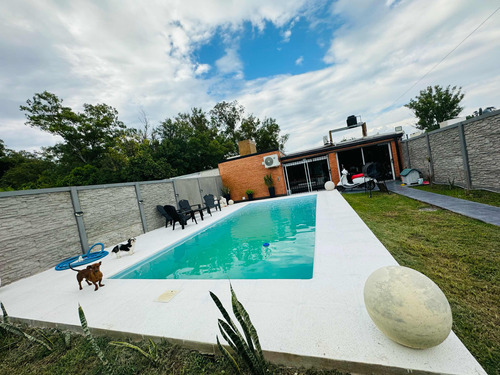 Vendo Casa En Rafaela, Barrio Los Arces.