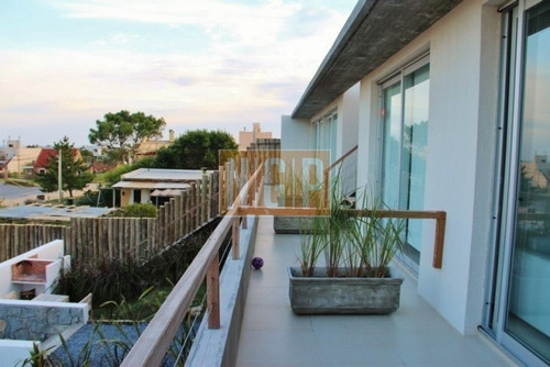 Apartamento En La Barra, 2 Dormitorios -ref:17201