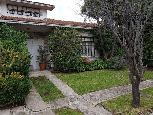 Casa 3 Dormitorios Con Jardin Parrilla Playa Grande