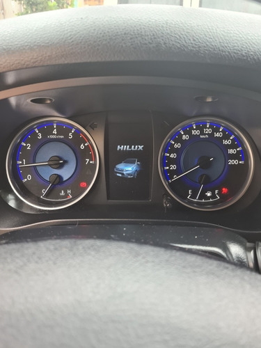 Toyota Hilux 2017 2.7 Srv Cab. Dupla 4x2 Flex Aut. 4p