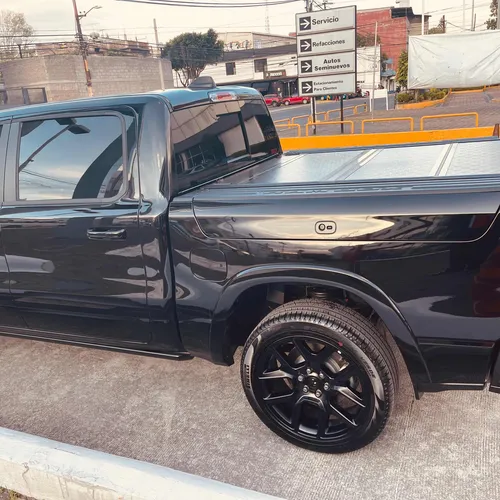 RAM Ram 1500 5.7 Laramie Sport Crew Cab 4X4