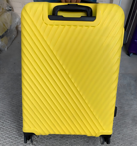 Maleta American Tourister Frisbee 76/28 Color Amarillo