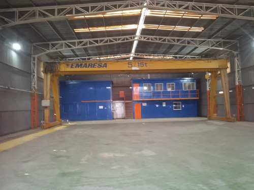 Venta Sitio Con Galpones Y Equipamiento En El Barrio Indust