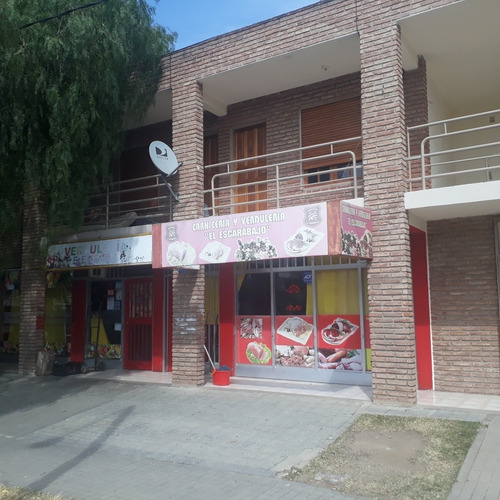 Vendo 2 Locales + 2 Departamentos.