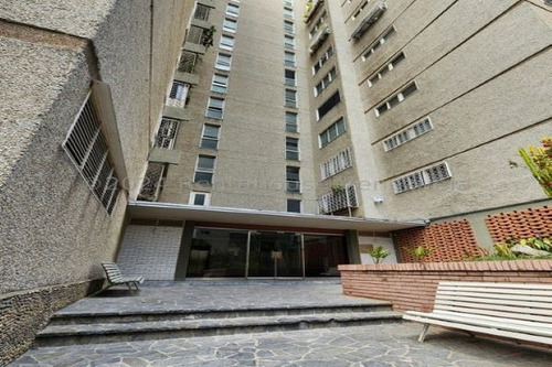 Jg Cod Flex 19749 Se Alquila Bello, Espaciososo  Y Remodelado Apartamento En Altamira Sur Negociable