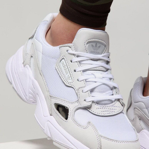 Zapatillas adidas Mujer Falcon B28128 Originales Y Nuevas