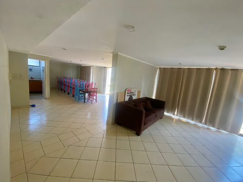Se Vende Hermoso 2 Dormitorios + Estacionamiento. Av. PerĂș