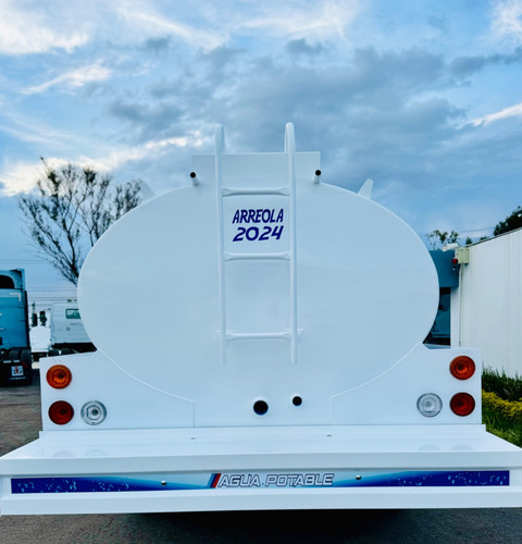 Pipa De Agua 10,000 Litros Camion Rabon Volvo 2019