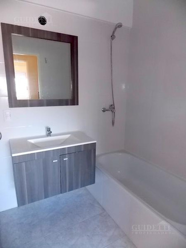 Semipiso A Estrenar 4 Ambientes 110m2 Balcon Aterrazado - Flores