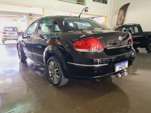Imagem 5 de 9 de Fiat Linea 1.8 Essence 16v Flex 4p Manual