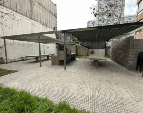 Metro Hospitales, Recién Remodelado, Con Estacionamiento