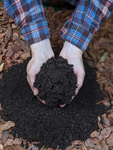 Agrovan Fértil Substrato Organomineral Com Npk 5kg Jardim Horta Vasos Plantas Plantio De Mudas