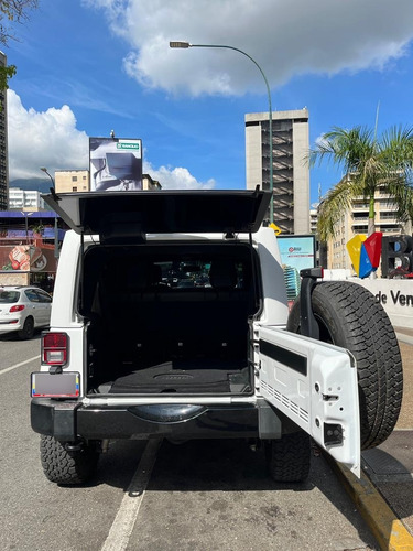 Imagen 8 de 14 de Jeep Wrangler Sahara 2017