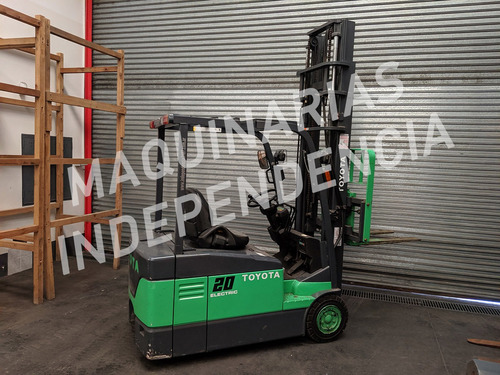 Imagen 2 de 11 de Autoelevador Eléctrico Toyota 2000 Kg Triciclo C/ Despl