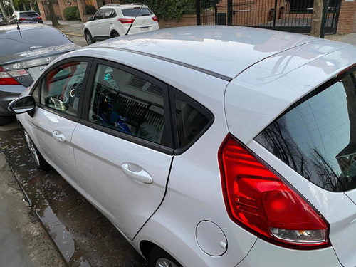 Imagen 3 de 6 de Ford Fiesta Kinetic Design 2018 1.6 Se At Powershift 120cv