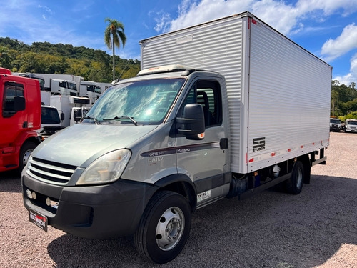 Iveco Daily 70c16 Hd Cs - Baú De 5.50m