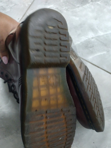 Dr. Martens Borcegos Charol Bordo (Usado)