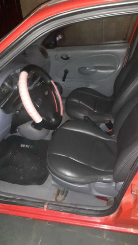 Imagem 2 de 5 de Ford Fiesta 4 Portas
