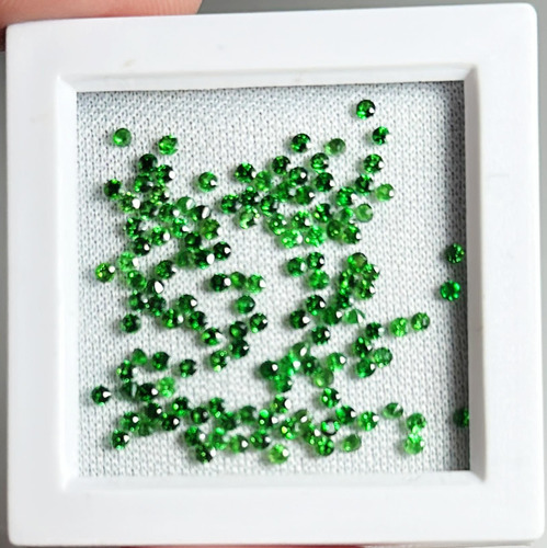 Tsvoritas Naturais Verde Intenso 40 Gemas 1,7 A 1,9mm Vvs1 Verde