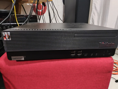 Lenovo Thinkcentre M75s Gen 2, Ryzen 3 Pro 4350g (Usado)
