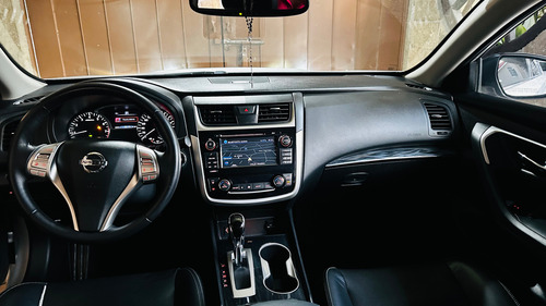 Nissan Altima 2.5 Advance Navi Cvt